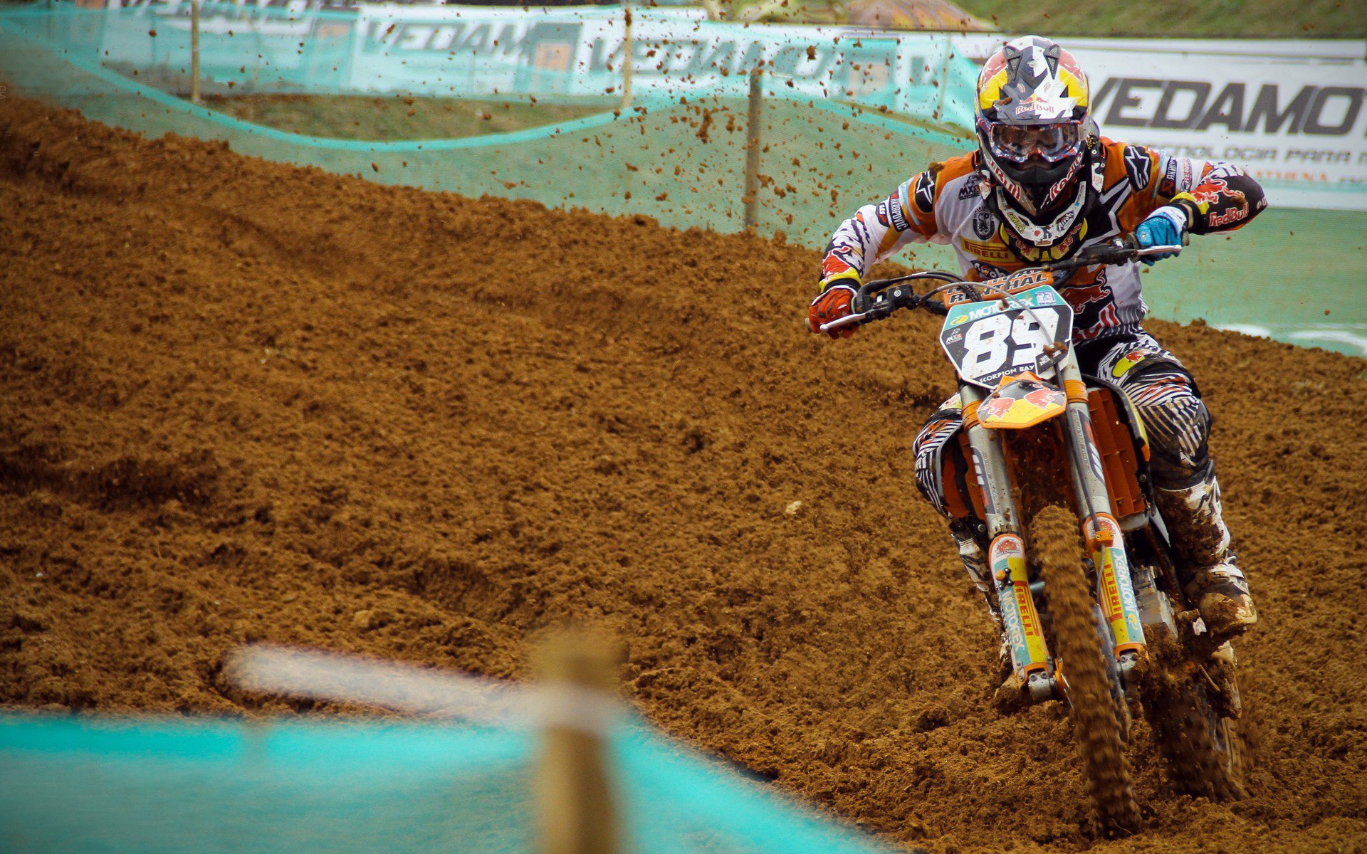 老鹰掀翻活塞!F1新赛季揭幕战,赛道内外上演速度与激情